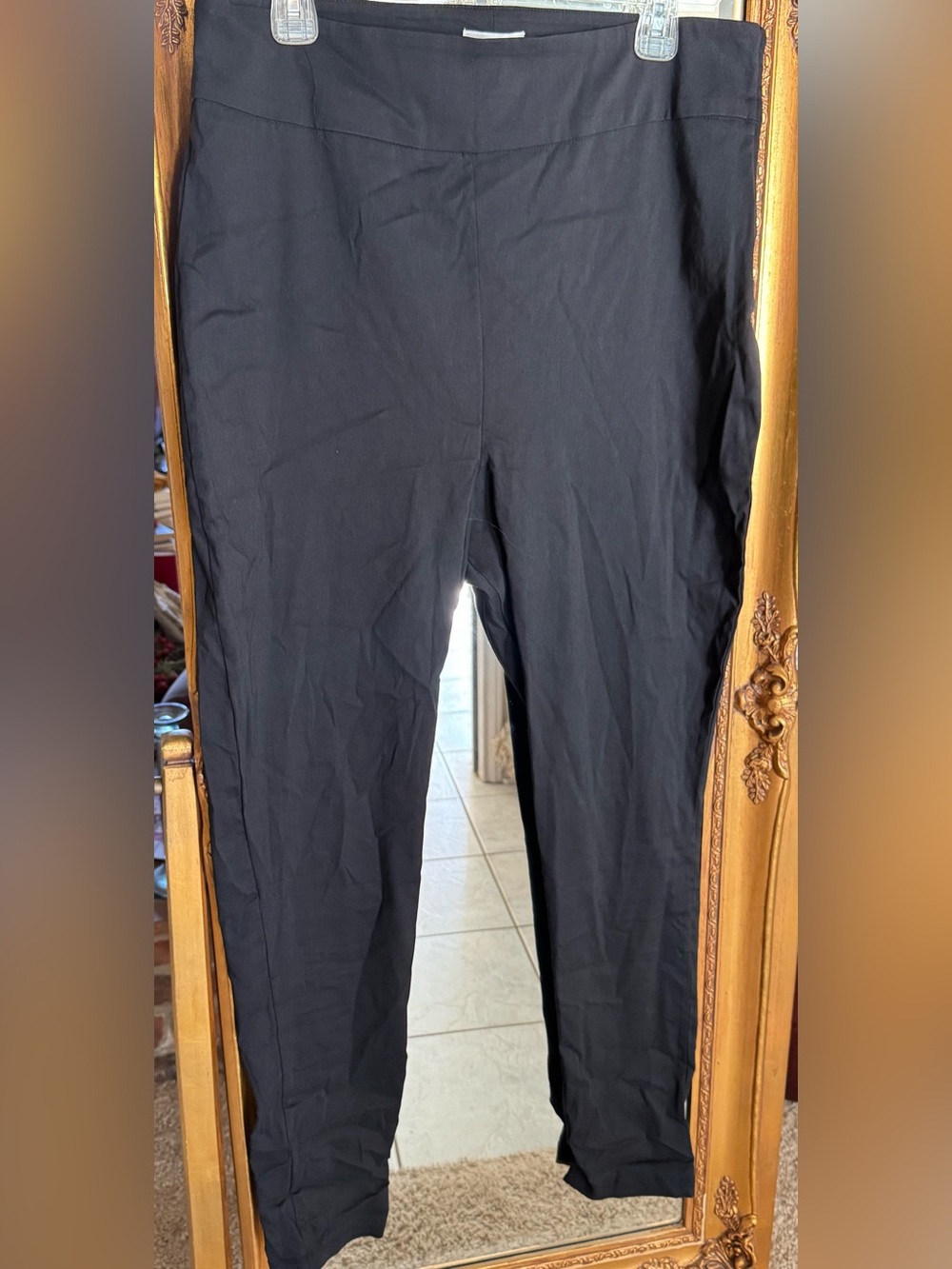 Unique Vintage Women’s cigarette pants